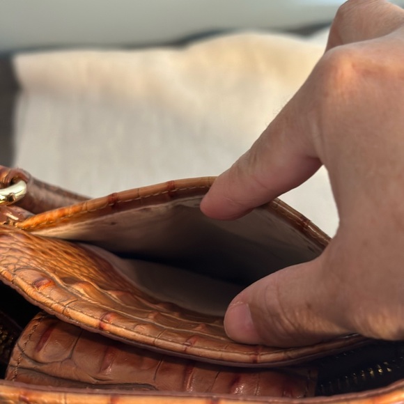 BRAHMIN Crocodile embossed tote shoulder bag - Picture 5 of 11